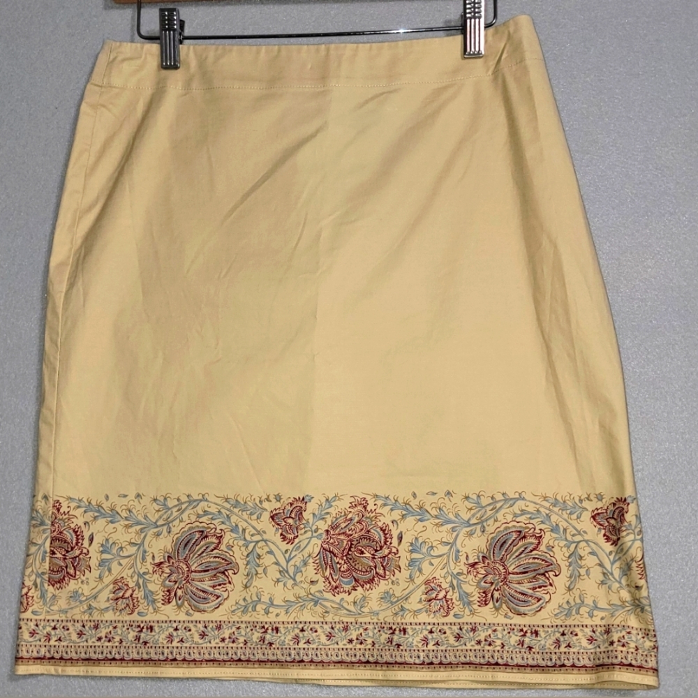 Ann Taylor A-line ‎ Khaki Skirt With Floral Bottom Size 6 NWT - Picture 2 of 6